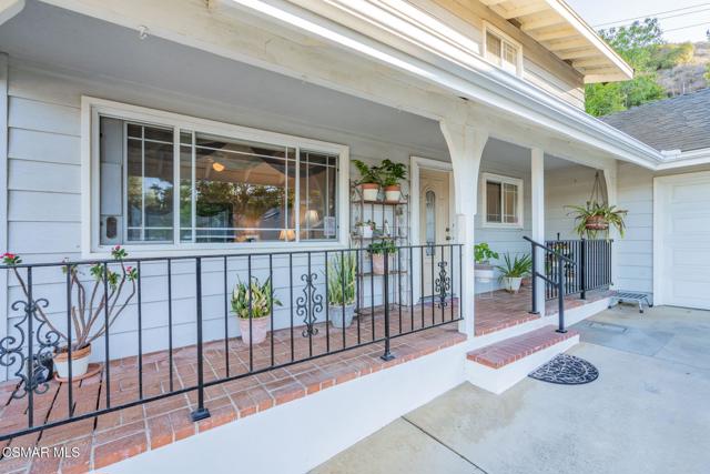 76 Robbins Court, Simi Valley CA: https://media.crmls.org/mediaz/aa93e4ed-23e6-4b70-a491-80d3842ffa25.jpg