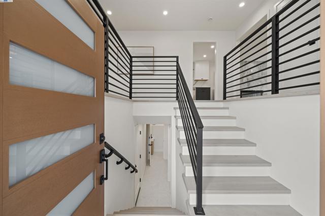 Image 30 of 51 For 4253 Mirador Dr