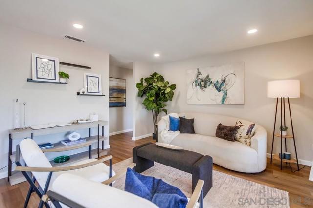 8488 New Salem St, San Diego CA: https://media.crmls.org/mediaz/aa943798-9142-4750-8351-11bebfb402c1.jpg