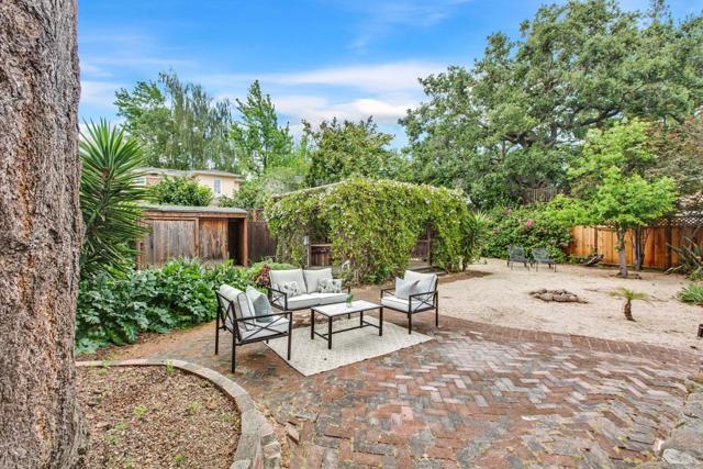 329 Pope Street, Menlo Park CA: https://media.crmls.org/mediaz/aa954ff0-3116-48fb-82fc-0388071c63a3.jpg