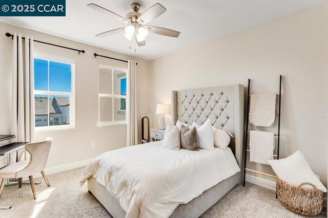 363 Fletcher Lane, Brentwood CA: https://media.crmls.org/mediaz/aa958e59-3c76-4fe2-a325-3e58aa6a9eca.jpg