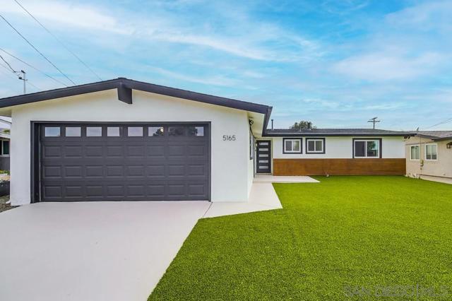 5165 WINTHROP ST, San Diego CA: https://media.crmls.org/mediaz/aa95c4c6-d911-45bf-8021-33eba0ec6dbe.jpg