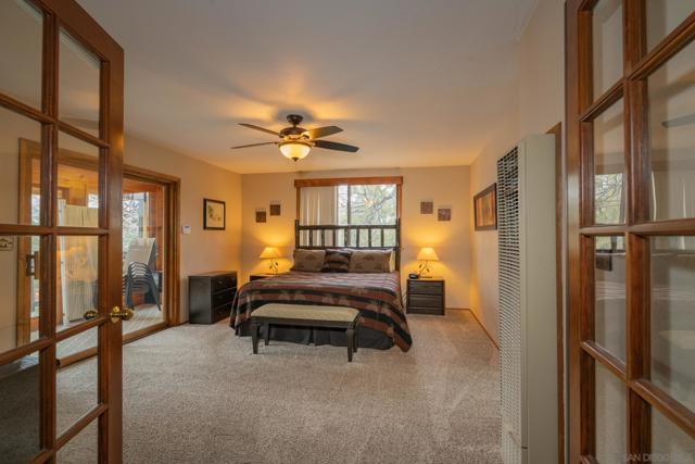 39470 Lake Dr, Big Bear CA: https://media.crmls.org/mediaz/aa95d037-ec52-424f-b7ac-38df34d015a7.jpg
