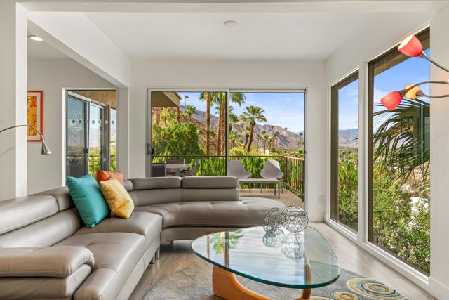 2002 Southridge Drive, Palm Springs, CA 92264