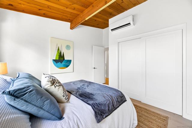 660 Cabrillo Ave, Coronado CA: https://media.crmls.org/mediaz/aa963076-ce9a-4711-8866-a21db275e3cb.jpg