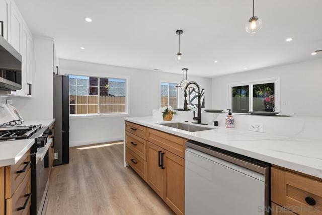 5252 Mount Blanca Dr, San Diego CA: https://media.crmls.org/mediaz/aa968e5b-25f4-454f-9770-c99df1e6edc1.jpg