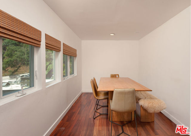 2108 Tavern Trail, Los Angeles CA: https://media.crmls.org/mediaz/aa980e09-240c-4d64-a3cd-b56853d6c5a0.jpg