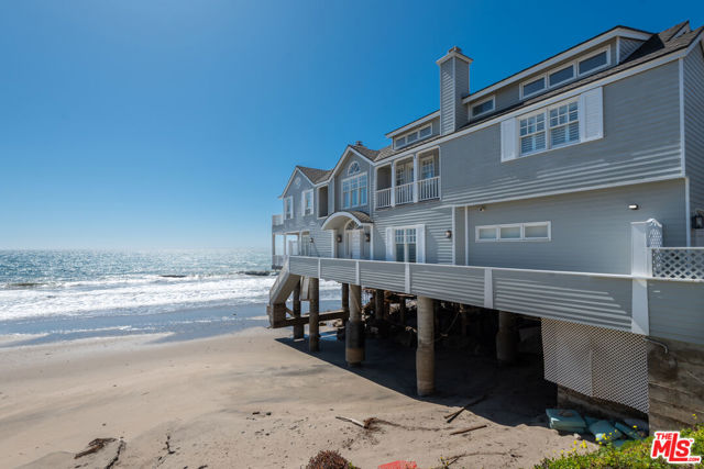 31656 Sea Level Drive, Malibu CA: https://media.crmls.org/mediaz/aa983048-12cd-4eff-9015-f6c61a975ea8.jpg