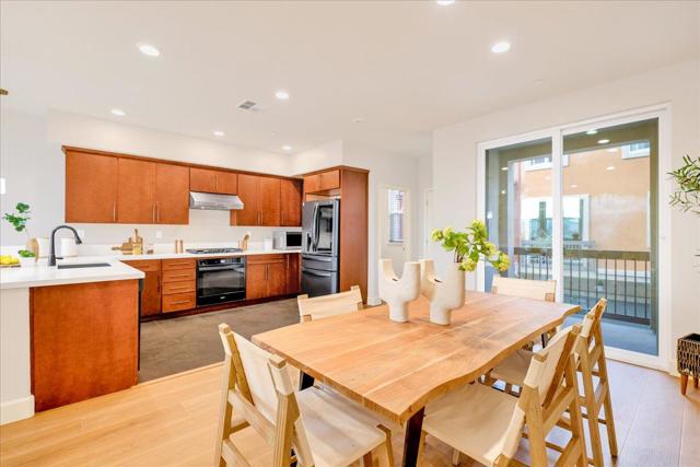 1011 Bellante Lane, San Jose CA: https://media.crmls.org/mediaz/aa9838e4-b3da-40b5-9a53-8405c559ec4d.jpg