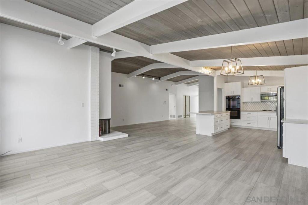 MLS #250043105SD image #10