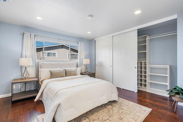 1233 Broadway, Alameda CA: https://media.crmls.org/mediaz/aa995e59-367f-4dd5-9321-10557b44f39b.jpg