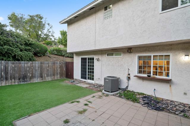 2714 Crownridge Ln, Spring Valley CA: https://media.crmls.org/mediaz/aa99ed71-0032-41a2-869f-67ebf2227cf4.jpg