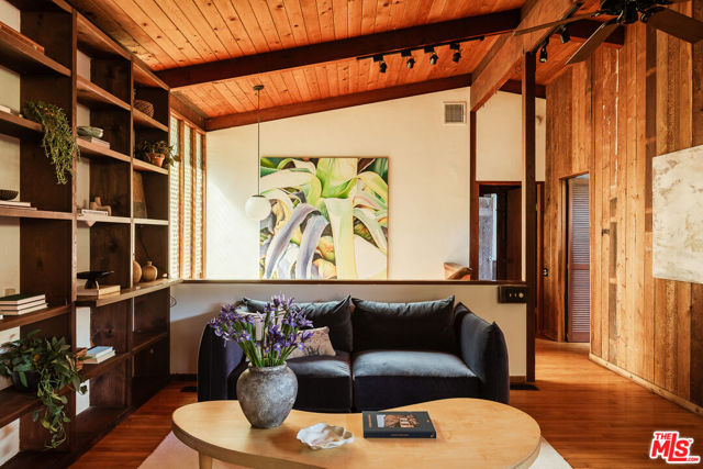 10412 Hebron Lane, Los Angeles CA: https://media.crmls.org/mediaz/aa9a01e0-0e8c-40f7-9cbe-b5ffc017603e.jpg