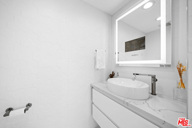 7141 Woodrow Wilson Drive, Los Angeles CA: https://media.crmls.org/mediaz/aa9a243f-e48d-4bd1-9064-2d6b1ae2bf92.jpg