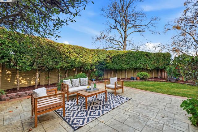 2907 Wilson Cmn, Fremont CA: https://media.crmls.org/mediaz/aa9a2d38-8a5e-496d-a107-d3ad48714354.jpg