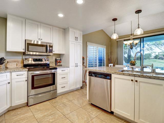 54671 Inverness Way, La Quinta CA: https://media.crmls.org/mediaz/aa9a3bad-9527-45d4-8b14-d139bf310170.jpg