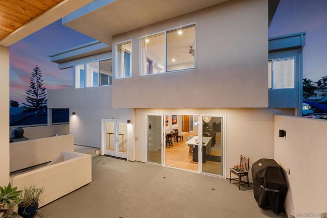 4563 Point Loma Ave, San Diego CA: https://media.crmls.org/mediaz/aa9ae11d-4102-4445-ab18-775cdb85ad37.jpg