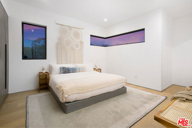 4527 Simpson Avenue, Studio City CA: https://media.crmls.org/mediaz/aa9b3920-29ca-45fc-8046-7eca51638c9e.jpg