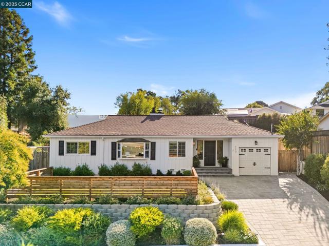 117 Montana Dr, Danville CA: https://media.crmls.org/mediaz/aa9b63f3-be7c-4e96-b0bd-ff21dfc87c51.jpg