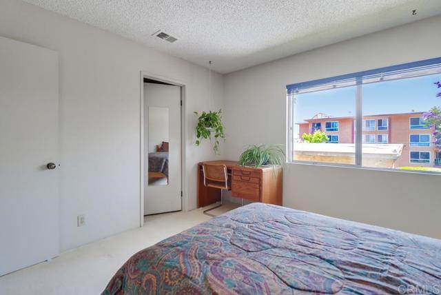 Detail Gallery Image 18 of 37 For 1762 Locust St #4,  San Diego,  CA 92106 - 2 Beds | 2/1 Baths