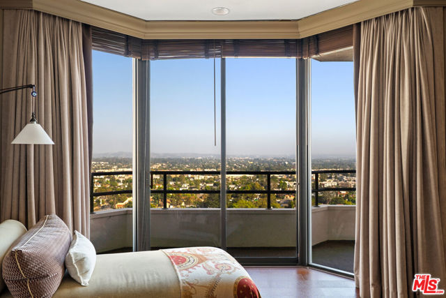 10601 Wilshire Boulevard, Los Angeles CA: https://media.crmls.org/mediaz/aa9c4f6b-f8af-4975-9399-aa828f1cd78b.jpg