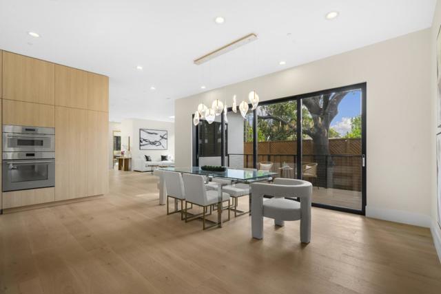 711 Central Avenue, Menlo Park CA: https://media.crmls.org/mediaz/aa9cac72-3339-488f-bb22-2179ccce5265.jpg