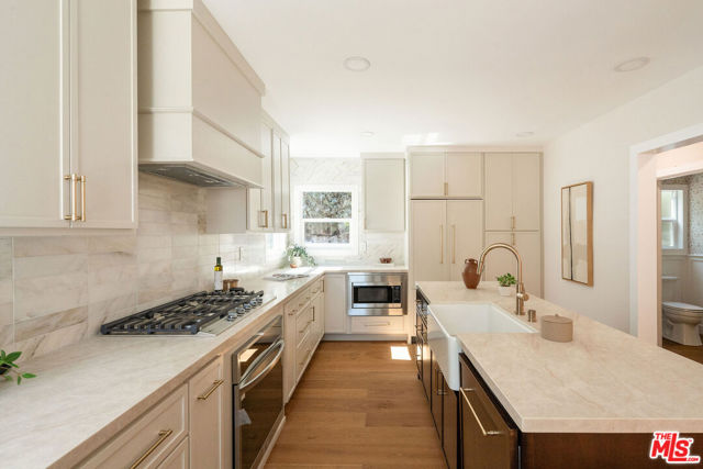 5103 Parkglen Avenue, Los Angeles CA: https://media.crmls.org/mediaz/aa9cf67c-c033-4ea5-87ee-6e6ae6198a9e.jpg