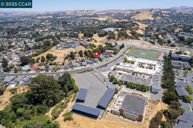 1566 Mann Dr, Pinole CA: https://media.crmls.org/mediaz/aa9dcc37-85db-4b79-ad25-8def2f10782f.jpg