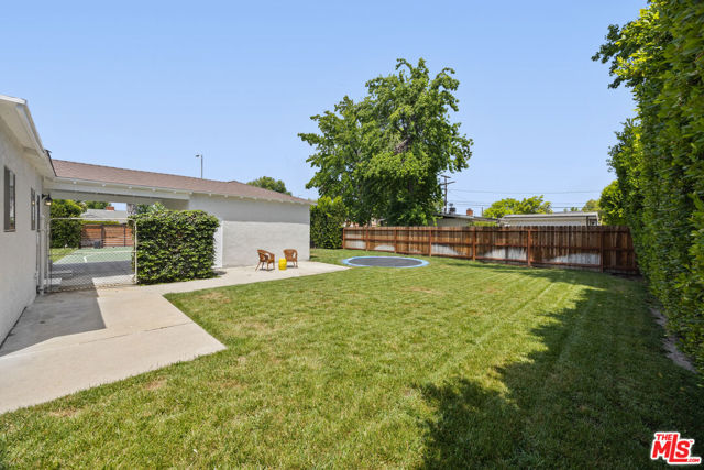 5432 Fulton Avenue, Sherman Oaks CA: https://media.crmls.org/mediaz/aa9e2ffc-da2a-4b12-b1c5-9314a337ce76.jpg