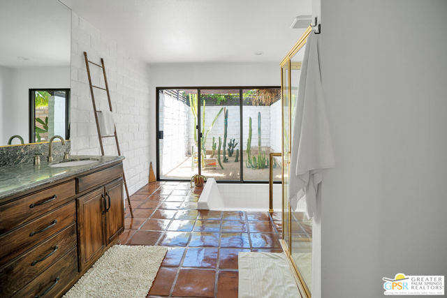 1375 E Primavera Drive, Palm Springs CA: https://media.crmls.org/mediaz/aa9e83a9-ebed-4215-944d-f39399a90986.jpg