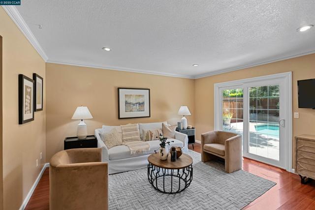 3628 Portsmouth Ct, Pleasanton CA: https://media.crmls.org/mediaz/aa9ec41b-8a91-4e49-b80a-cdbf43201605.jpg