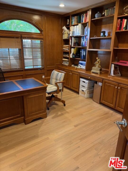 24942 Vista Verenda, Woodland Hills CA: https://media.crmls.org/mediaz/aa9ee77b-079d-43cc-8c29-a349c60e823b.jpg