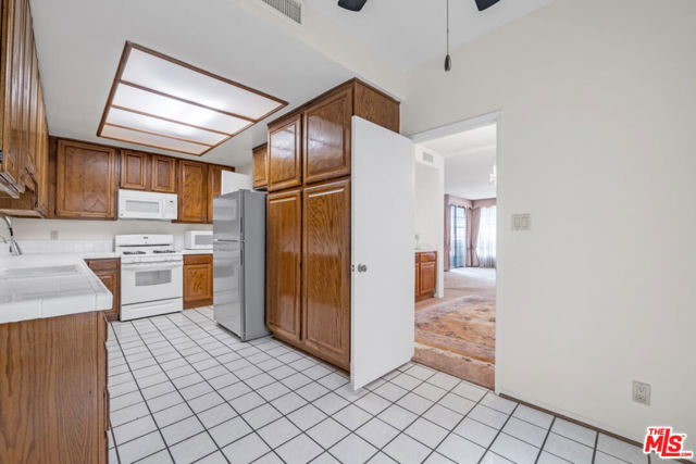 15150 Dickens Street, Sherman Oaks CA: https://media.crmls.org/mediaz/aa9f633d-b27a-4e16-8143-4914aab010a7.jpg