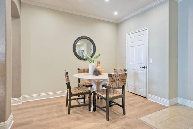 9263 Regents Road, La Jolla CA: https://media.crmls.org/mediaz/aa9f7f32-7835-44cc-8535-cef6c9f9572c.jpg