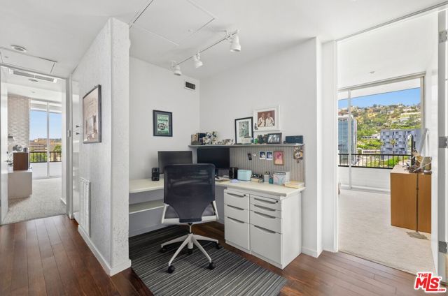 1100 Alta Loma Road, West Hollywood CA: https://media.crmls.org/mediaz/aaa00469-a295-4b0d-af1a-5e22f2402821.jpg