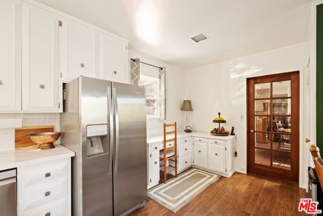 5940 Varna Avenue, Valley Glen CA: https://media.crmls.org/mediaz/aaa05e5a-7765-4b67-9595-206f8ae534a3.jpg