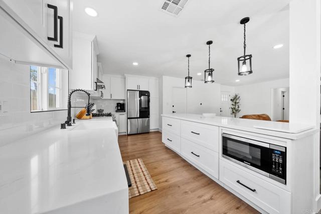 Detail Gallery Image 21 of 65 For 6461 Beaver Lake Ct, San Diego,  CA 92119 - 3 Beds | 2 Baths