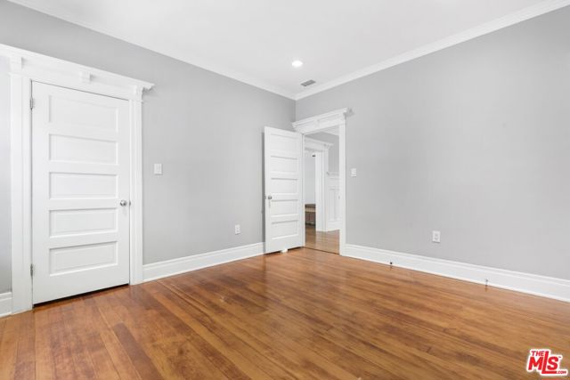 2230 W 30th Street, Los Angeles CA: https://media.crmls.org/mediaz/aaa0ed1b-2175-4f67-9e30-4c0e540a40cd.jpg