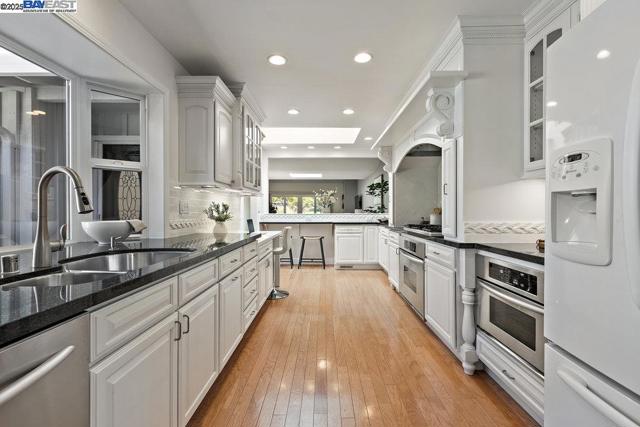 586 CAMBRIAN WAY, Danville CA: https://media.crmls.org/mediaz/aaa12bbc-02b6-4973-87f3-0d40d1801420.jpg