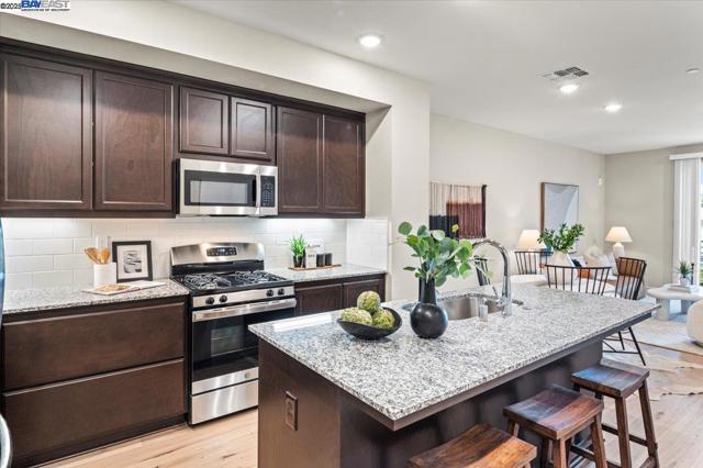 1726 17th St, Oakland CA: https://media.crmls.org/mediaz/aaa22629-2aaf-4db3-a70e-6c072424aa19.jpg
