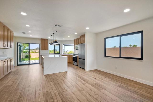 13356 Corte De Comares, San Diego CA: https://media.crmls.org/mediaz/aaa23b4c-0d7a-4257-b75a-858b3710f4ad.jpg