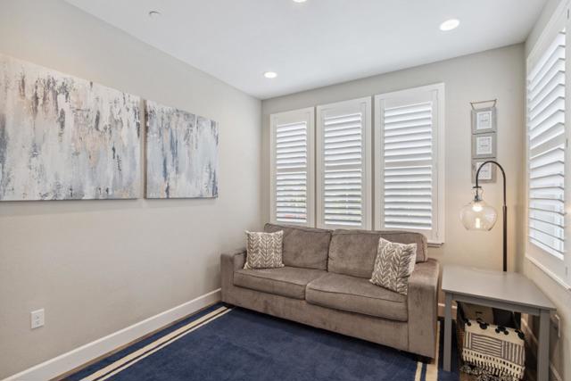 2610 Lighthouse Lane, Marina CA: https://media.crmls.org/mediaz/aaa27d3a-fb36-4b5f-b61e-9c0ed3e01f13.jpg