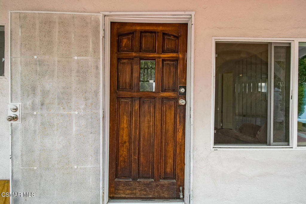 https://media.crmls.org/mediaz/aaa343a6-8eaf-4137-8ad5-49cb7f62ec92.jpg?preset=X-Large