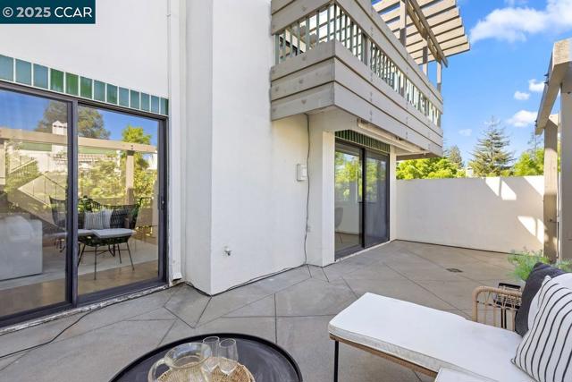 50 Mozden Ln, Pleasant Hill CA: https://media.crmls.org/mediaz/aaa464a5-d20f-4424-9607-a76518a024a2.jpg