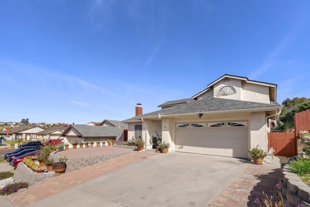 Detail Gallery Image 3 of 41 For 117 Shady Oak Road, San Diego,  CA 92114 - 4 Beds | 3 Baths