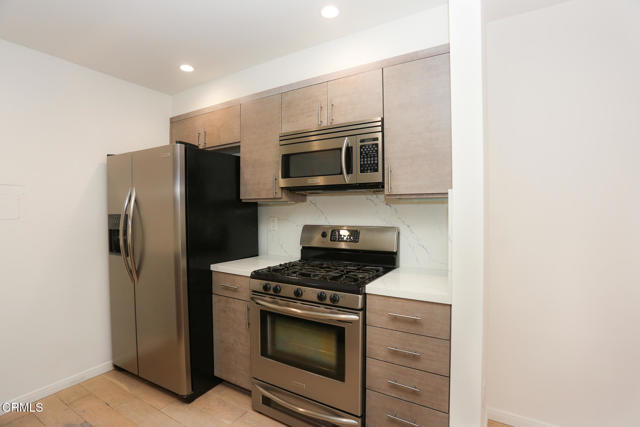 2491 Purdue Avenue, Los Angeles CA: https://media.crmls.org/mediaz/aaa5382a-b89a-4619-951e-4fb021671027.jpg