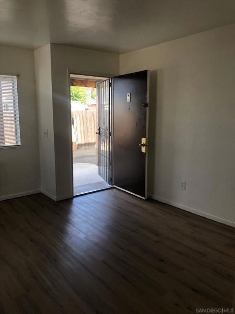 1219 Linalda Dr, El Cajon CA: https://media.crmls.org/mediaz/aaa57814-6d46-46f1-96f8-150055e4d84f.jpg