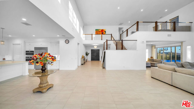 12553 N Ridgeline Road, Porter Ranch CA: https://media.crmls.org/mediaz/aaa5b174-cd66-4001-8450-7ce6688c8240.jpg