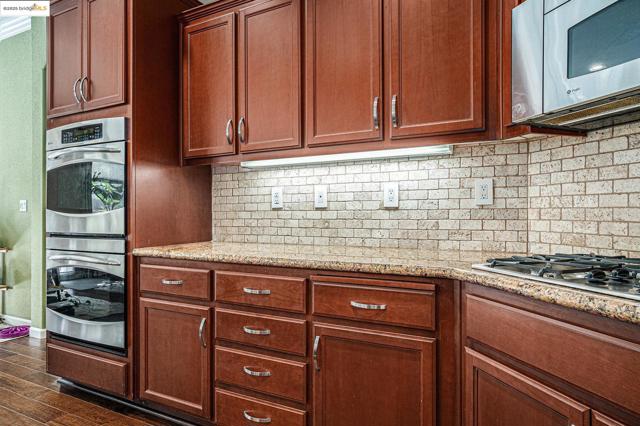 113 Little Ranch Circle, Oakley CA: https://media.crmls.org/mediaz/aaa68c07-6571-4773-9e01-1a11e775d4c4.jpg