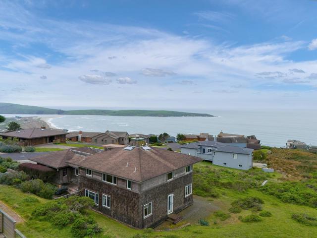 10 Maui Lane, Dillon Beach CA: https://media.crmls.org/mediaz/aaa6a372-25cc-4354-8baf-f4218770e96c.jpg